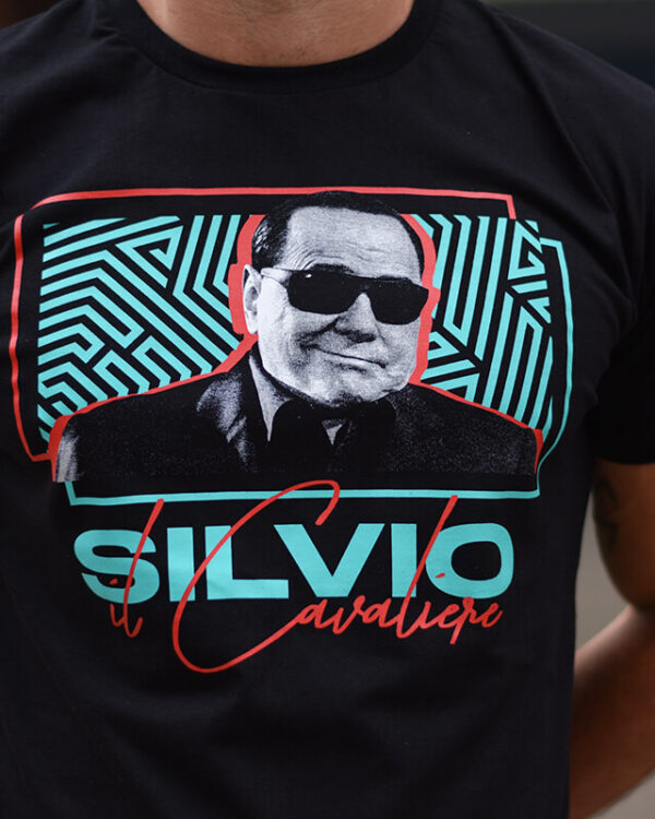 black t-shirt with print silvio berlusconi il cavaliere