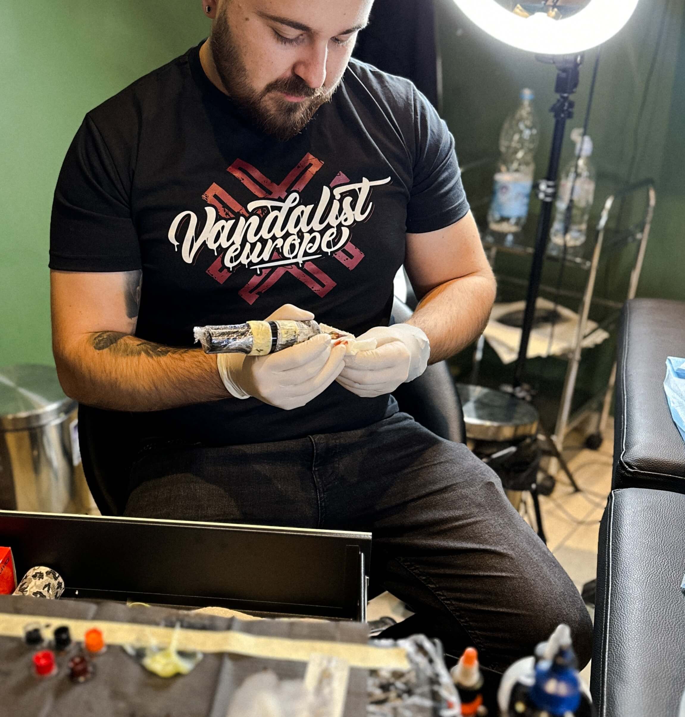 vandalist europe t-shirt black tattoo artist